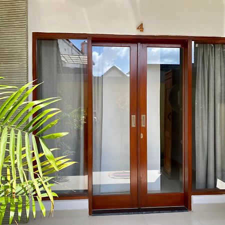 Amigos Guesthouse & Hostel Canggu Esterno foto