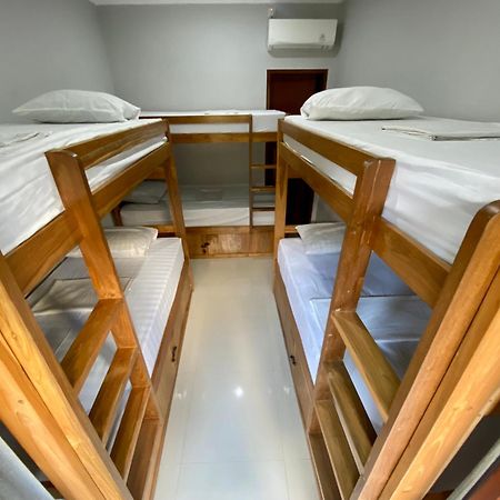 Amigos Guesthouse & Hostel Canggu Esterno foto