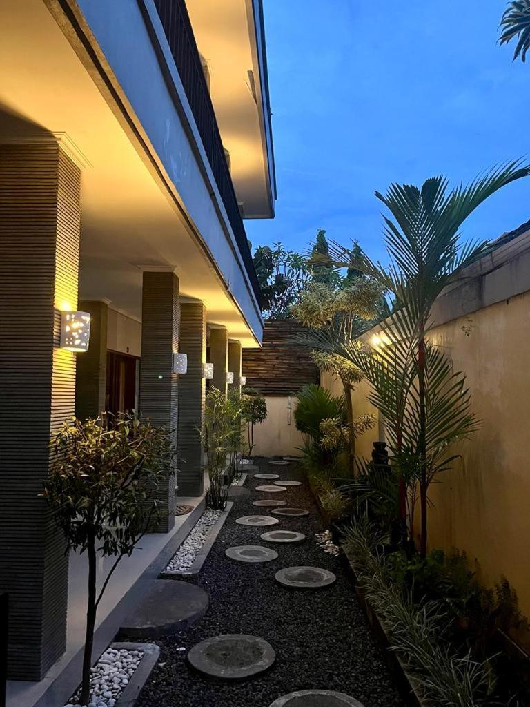 Amigos Guesthouse & Hostel Canggu Esterno foto
