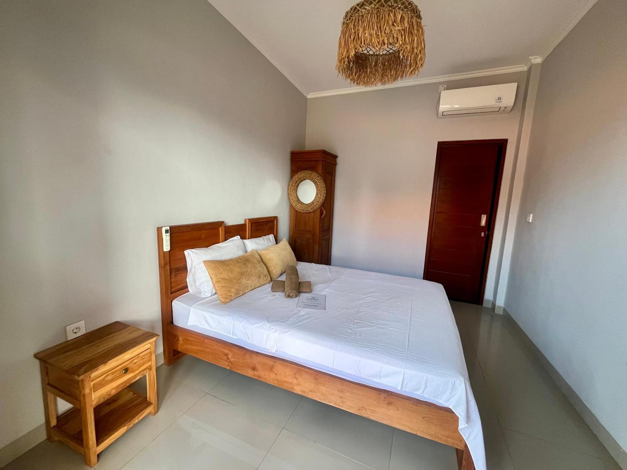 Amigos Guesthouse & Hostel Canggu Esterno foto